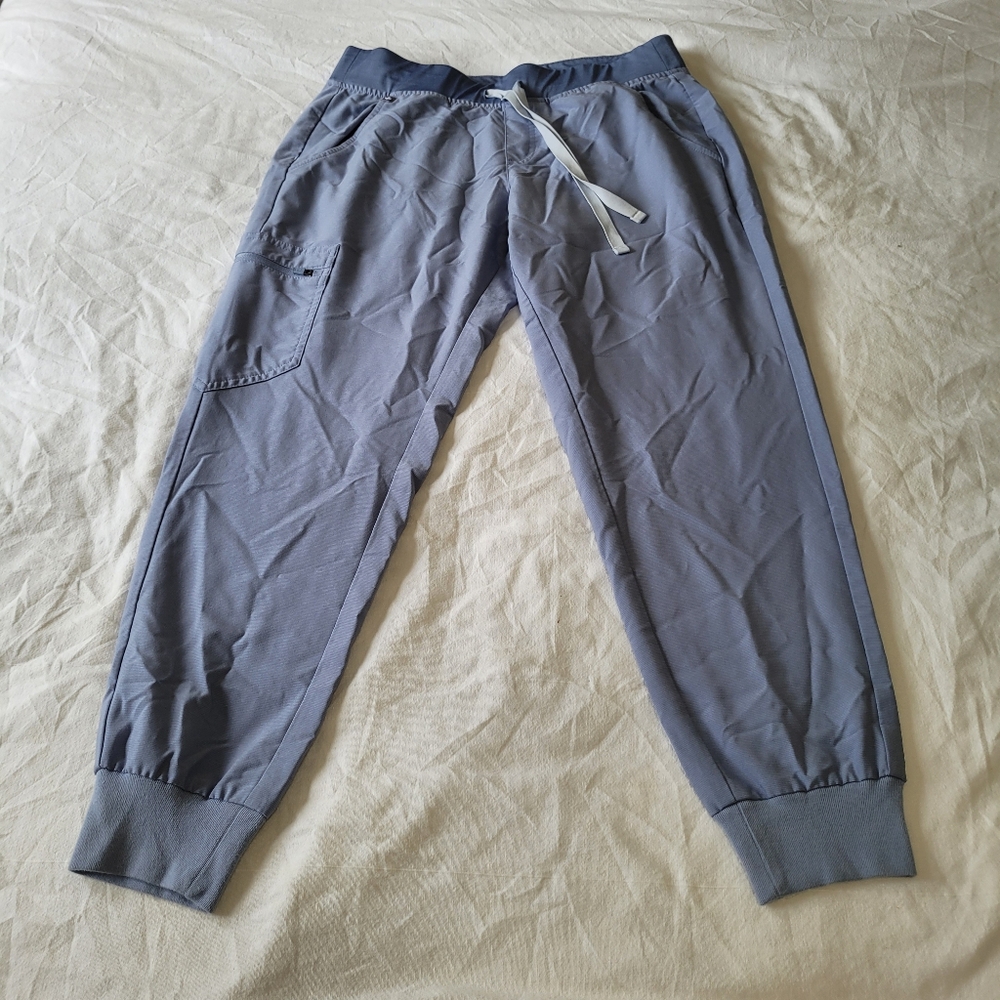 FIGS Technical Collection Scrub Pants M/P Joggers Pull On Elastic Gray Stripes